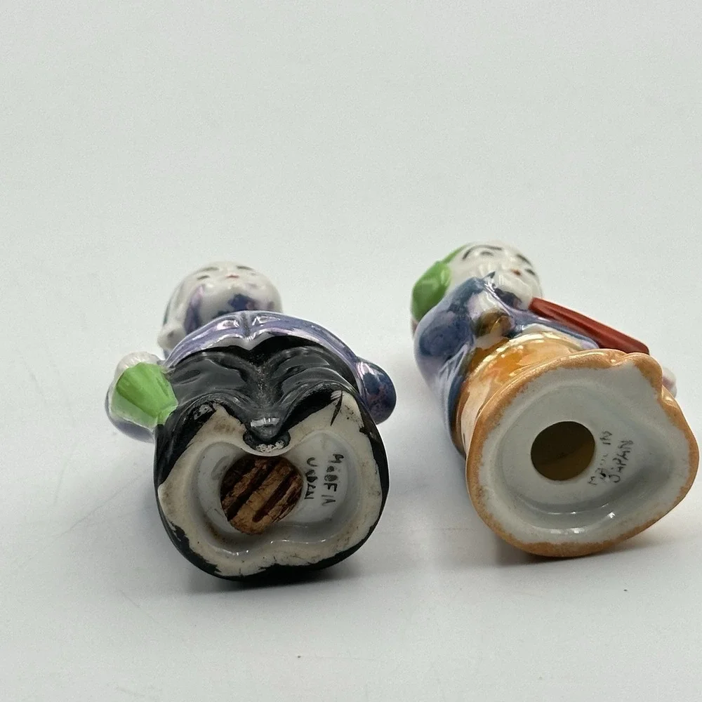 Vintage Japan‎ Hand Painted Asian Couple Salt & Pepper Shakers